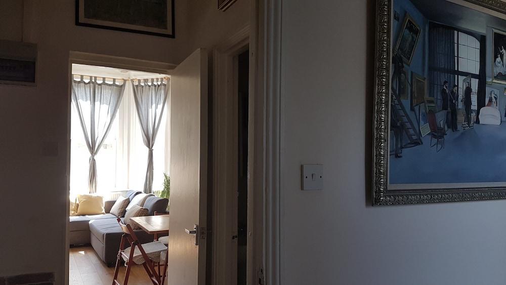 Ferienwohnung Artistic Pied-A-Terre, Steps From The Tube, Moments From London'S Heart Exterior foto